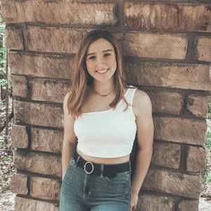 Meet your Posher, Becca